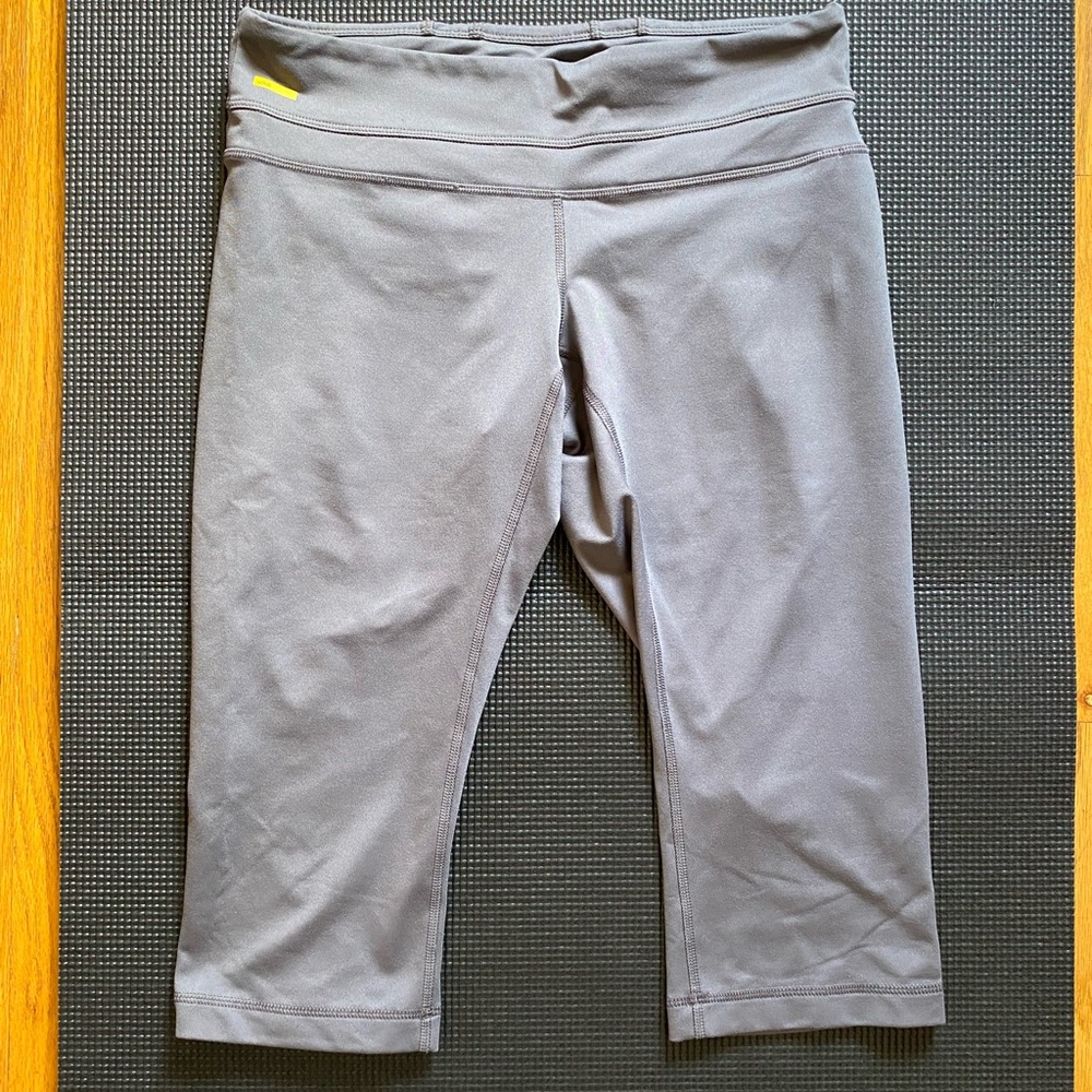 euc LOLE cropped grey leggings - Picture 13 of 14